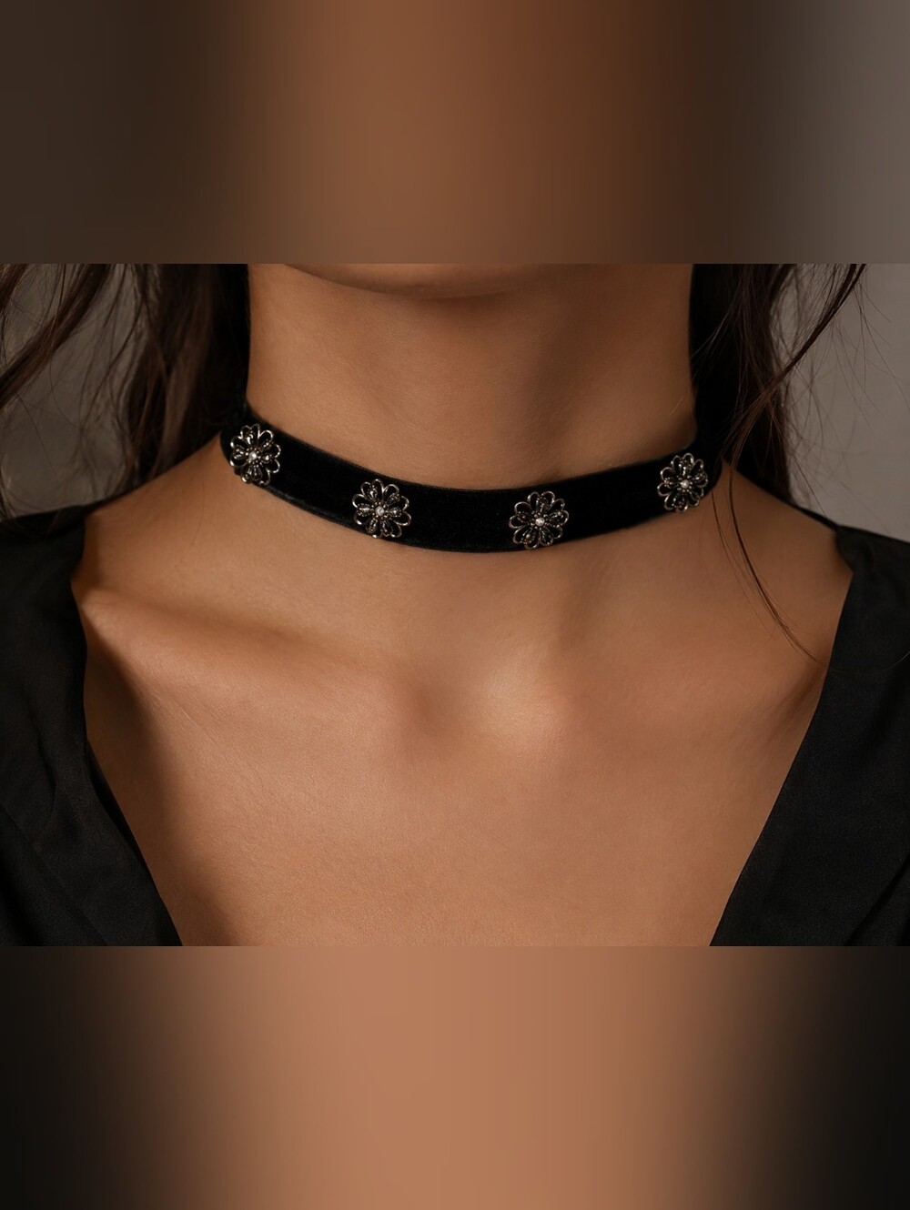 VINTAGE 90s Whimsigoth Black Velvet Flower Choker Necklace